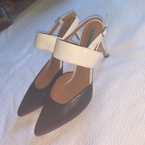 Halogen black & white heel!